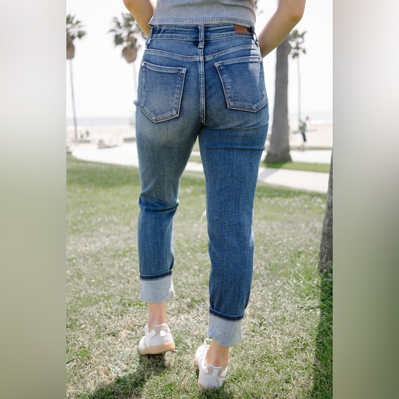 Judy Blue Dark Wash Mid Rise Distressed Blue Jeans Size Medium 29.5” Waist 7/28 - Picture 4 of 16